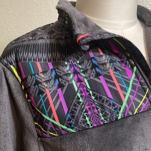 Fila soft fleece retro print jacket - Picture 3 of 15